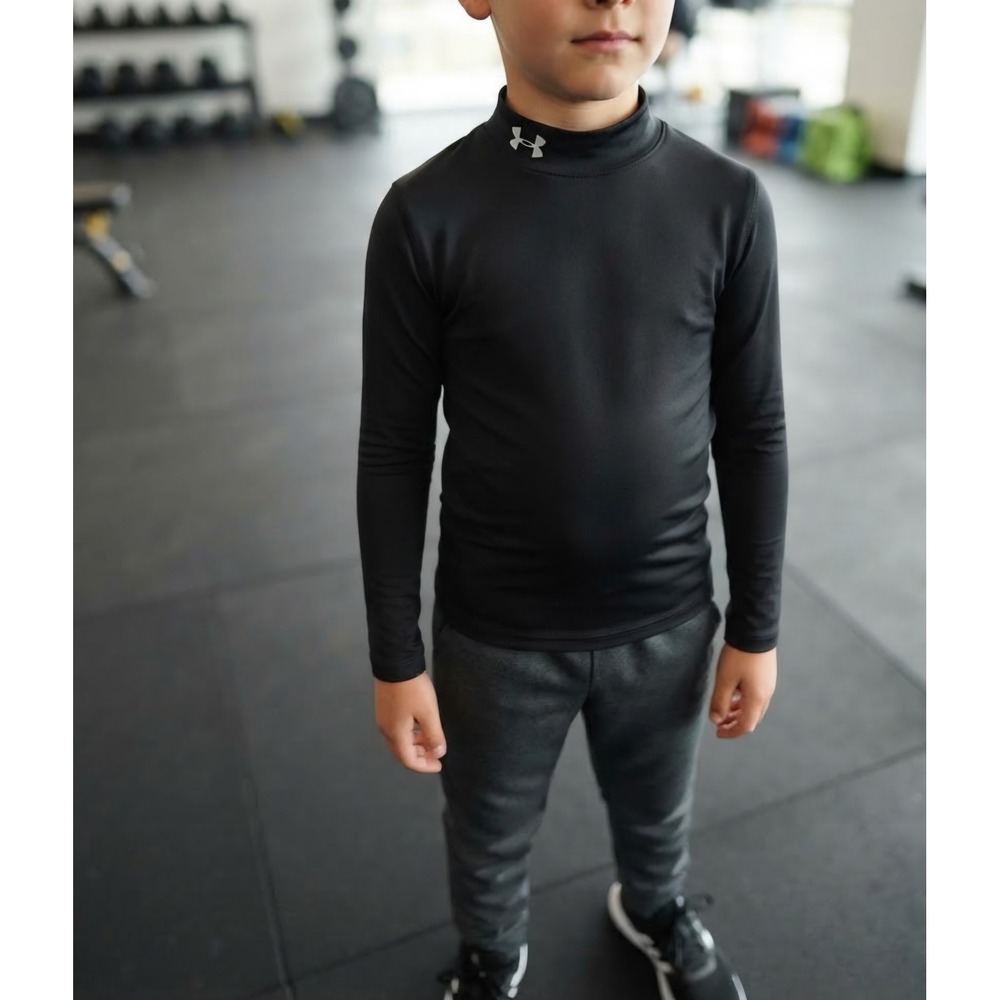Under Armour Boys ColdGear Mock Neck Fitted Base Layer Top Black YLG